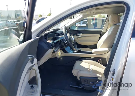 2019 Audi E-Tron Premium Plus z USA, uszkodzony, nr VIN WA1VABGE7KB012812